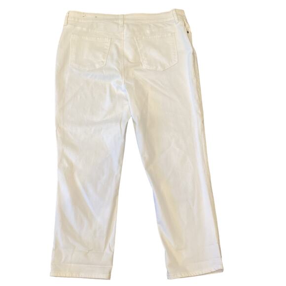 Chico's Women's So Slimming Girlfriend Slim Leg Crop Jean White Size 12 - Picture 3 of 8